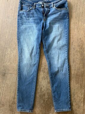 Universal Threads Mid Rose Skinny Jeans